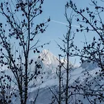 Omas - By Emerald * Les Houches